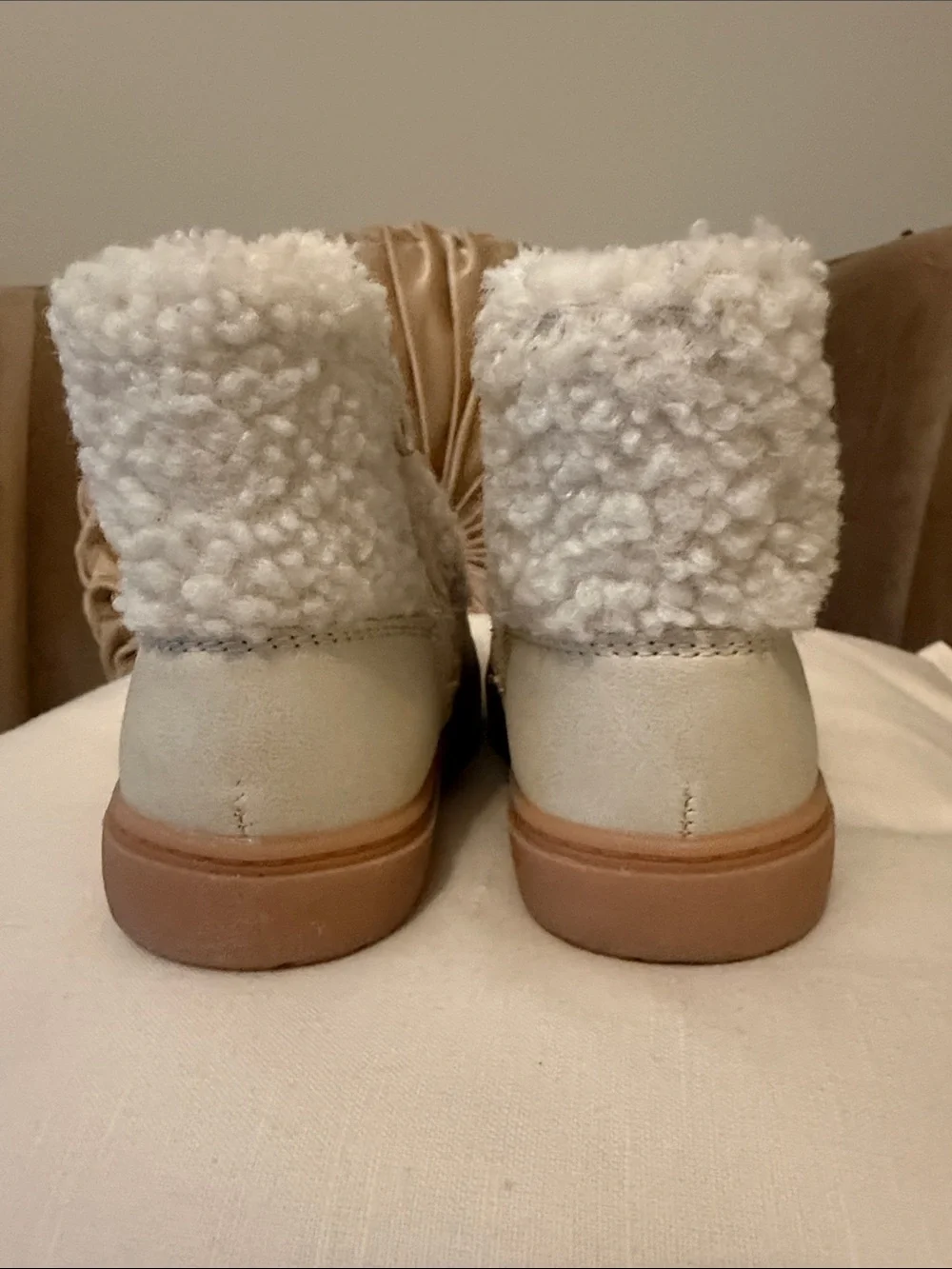Adorable Cat and Jack Cream Sherpa Lace-Up Winter Boots- like new!